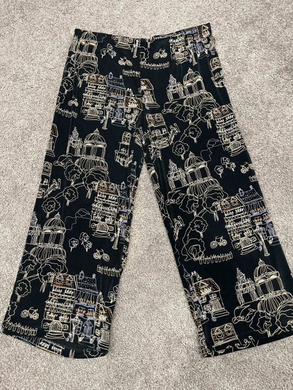 Coldwater Creek Black Wide-Leg Pants with Cream City Print